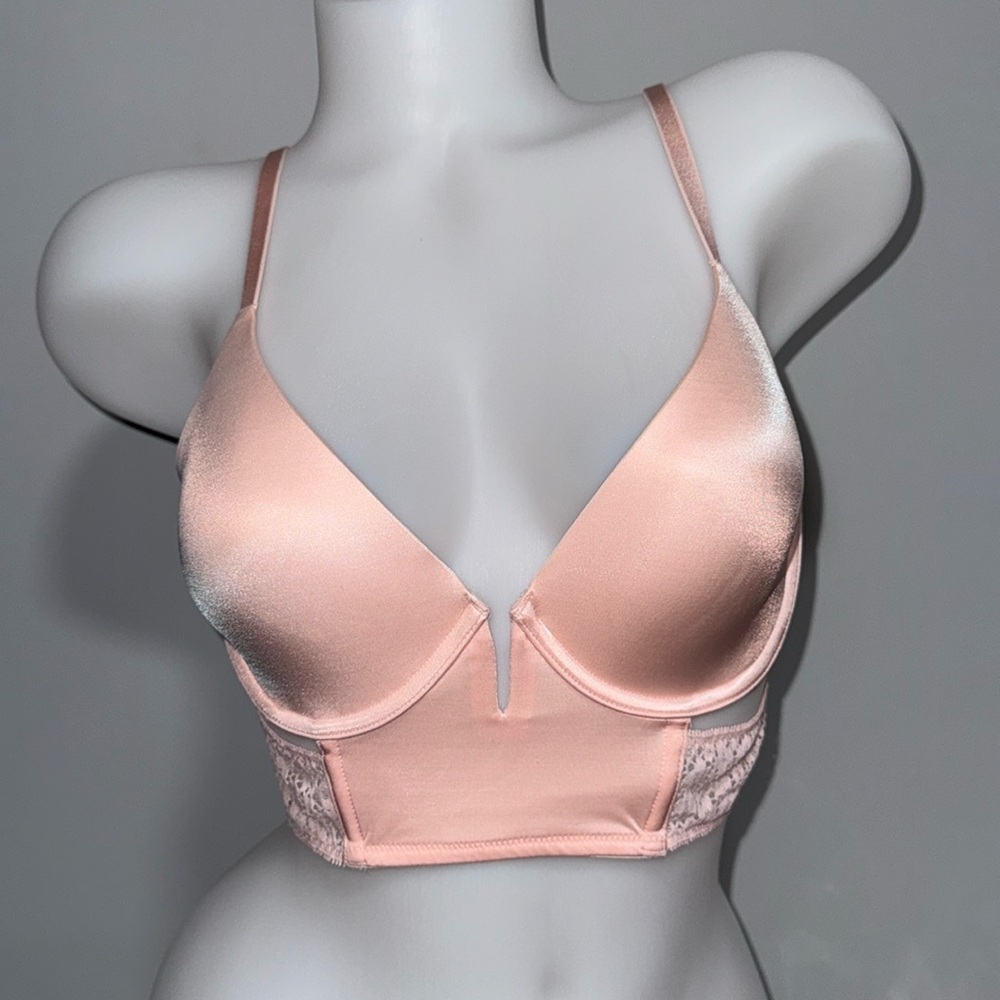 Victoria’s Secret very sexy plunge bra